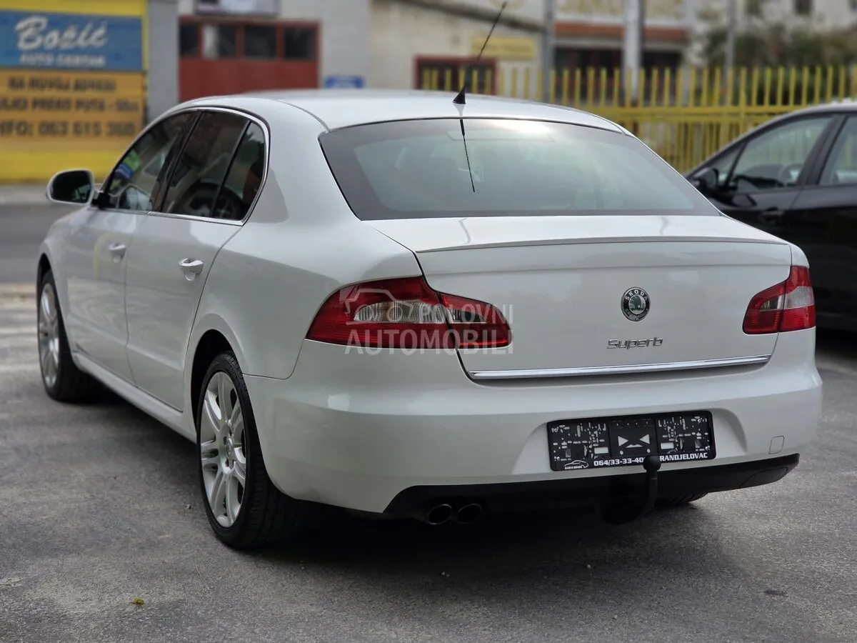 Skoda Superb 2009 photo 4