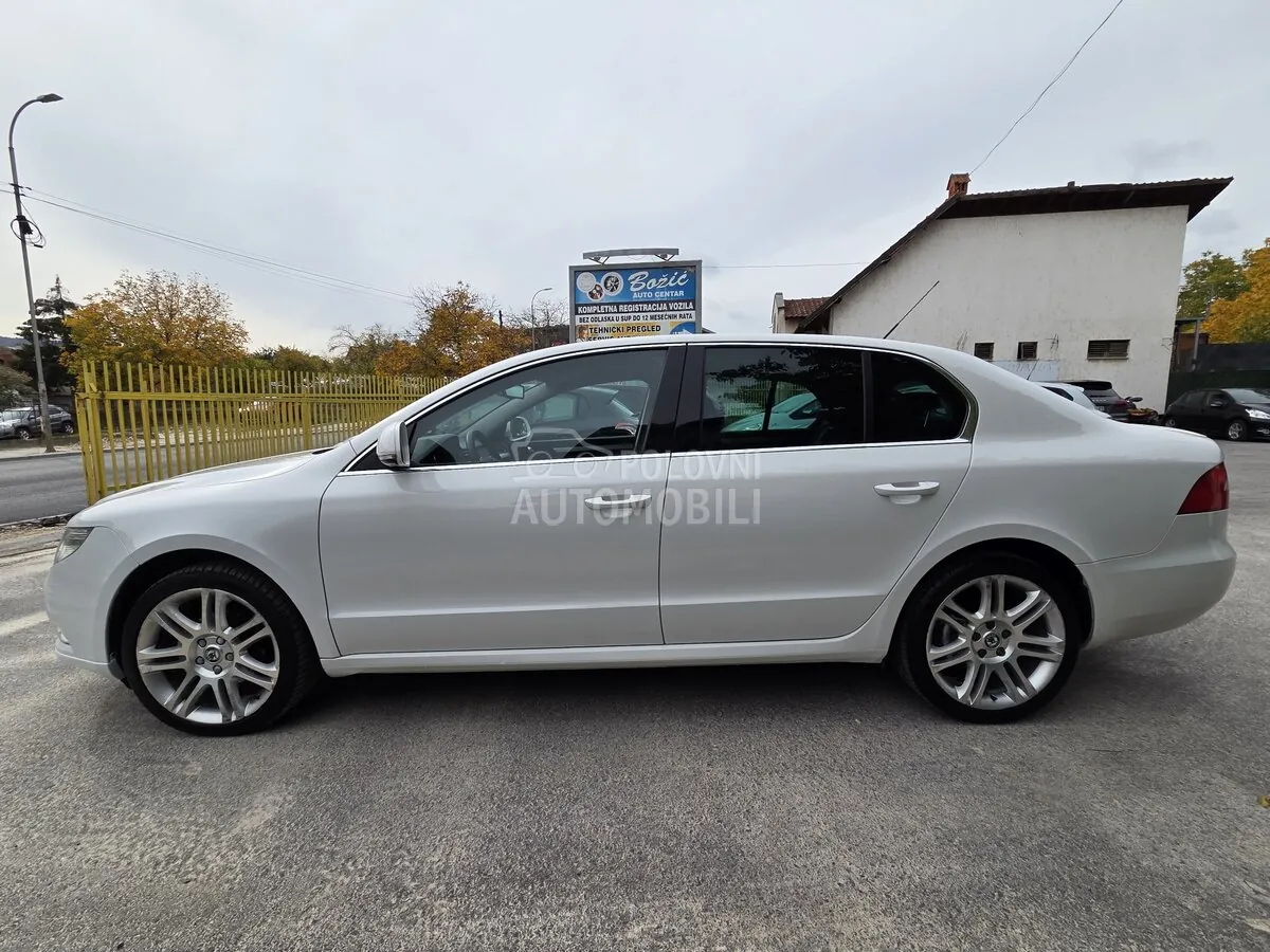 Skoda Superb 2009 photo 3