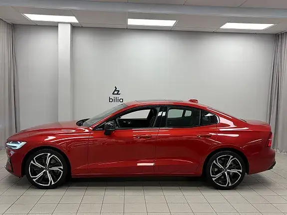 Volvo S60 2023 photo 2