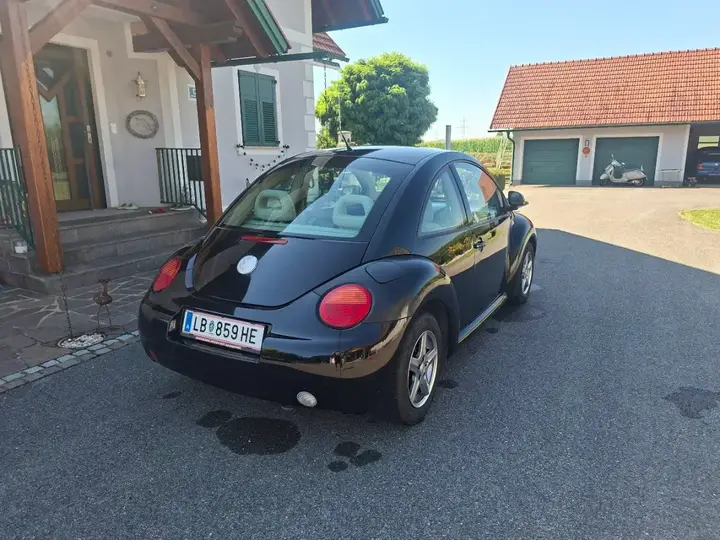 Volkswagen Beetle 2000 photo 3
