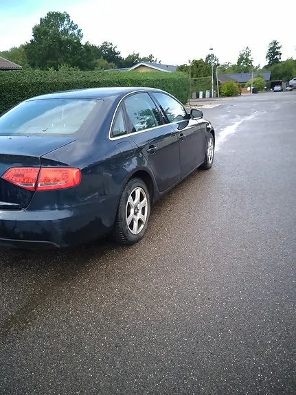 Audi A4 2009 photo 4