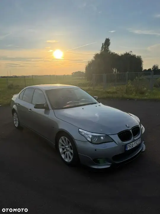 BMW 5 Series 2003 photo 2