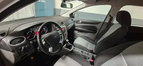 Ford Focus 2010 photo 5