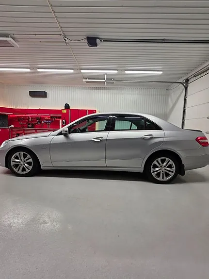 Mercedes-Benz E220 2009 photo 2