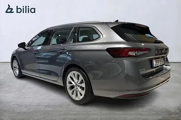 Skoda Superb 2025 photo 2