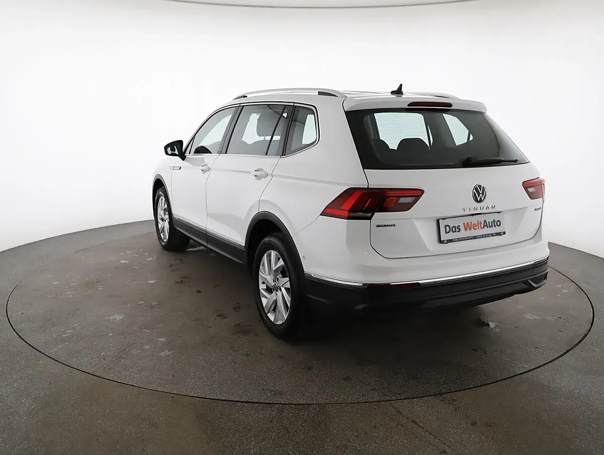 Volkswagen Tiguan 2022 photo 2