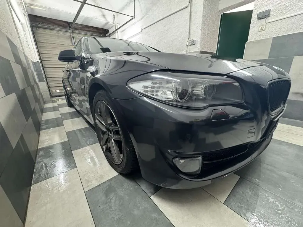 BMW 5 Series 2010 photo 3