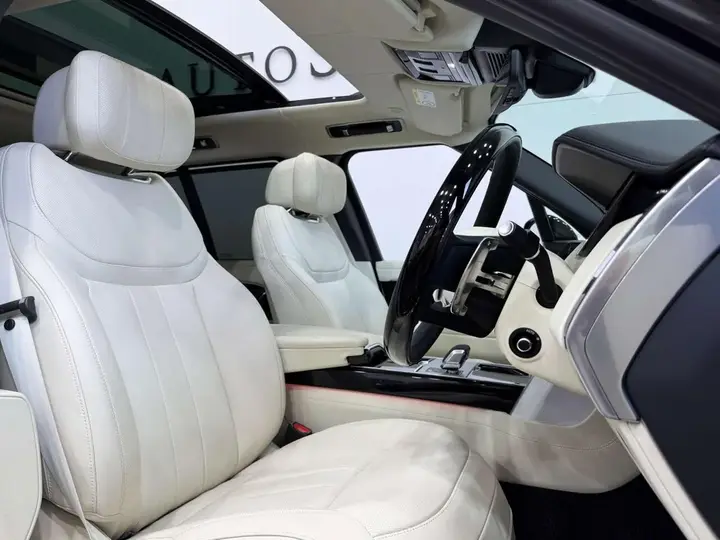 Land Rover Range Rover 2025 photo 2