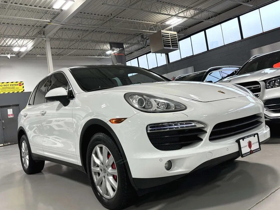 Porsche Cayenne 2013 photo 2