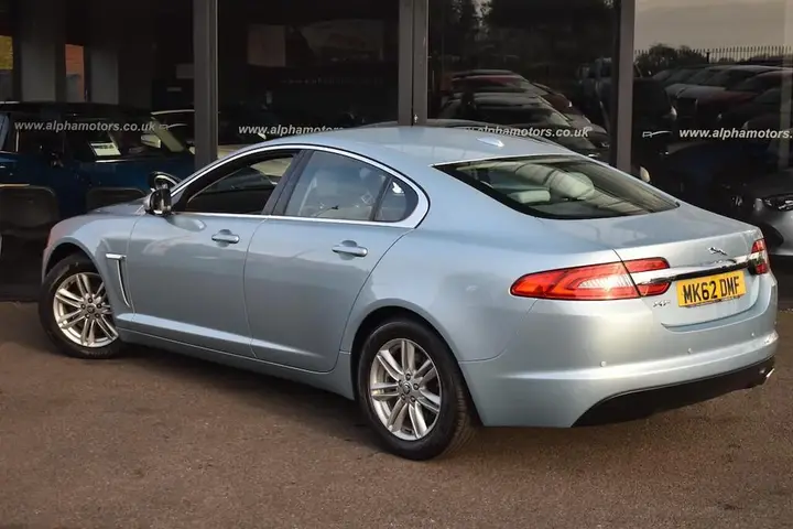 Jaguar Xf 2012 photo 2