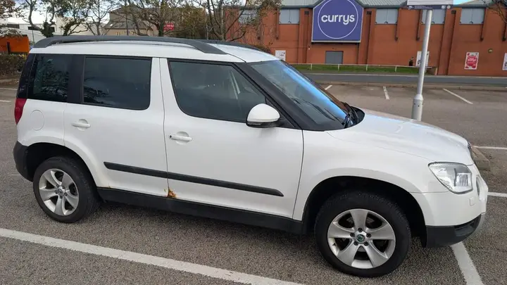 Skoda Yeti 2013 photo 2