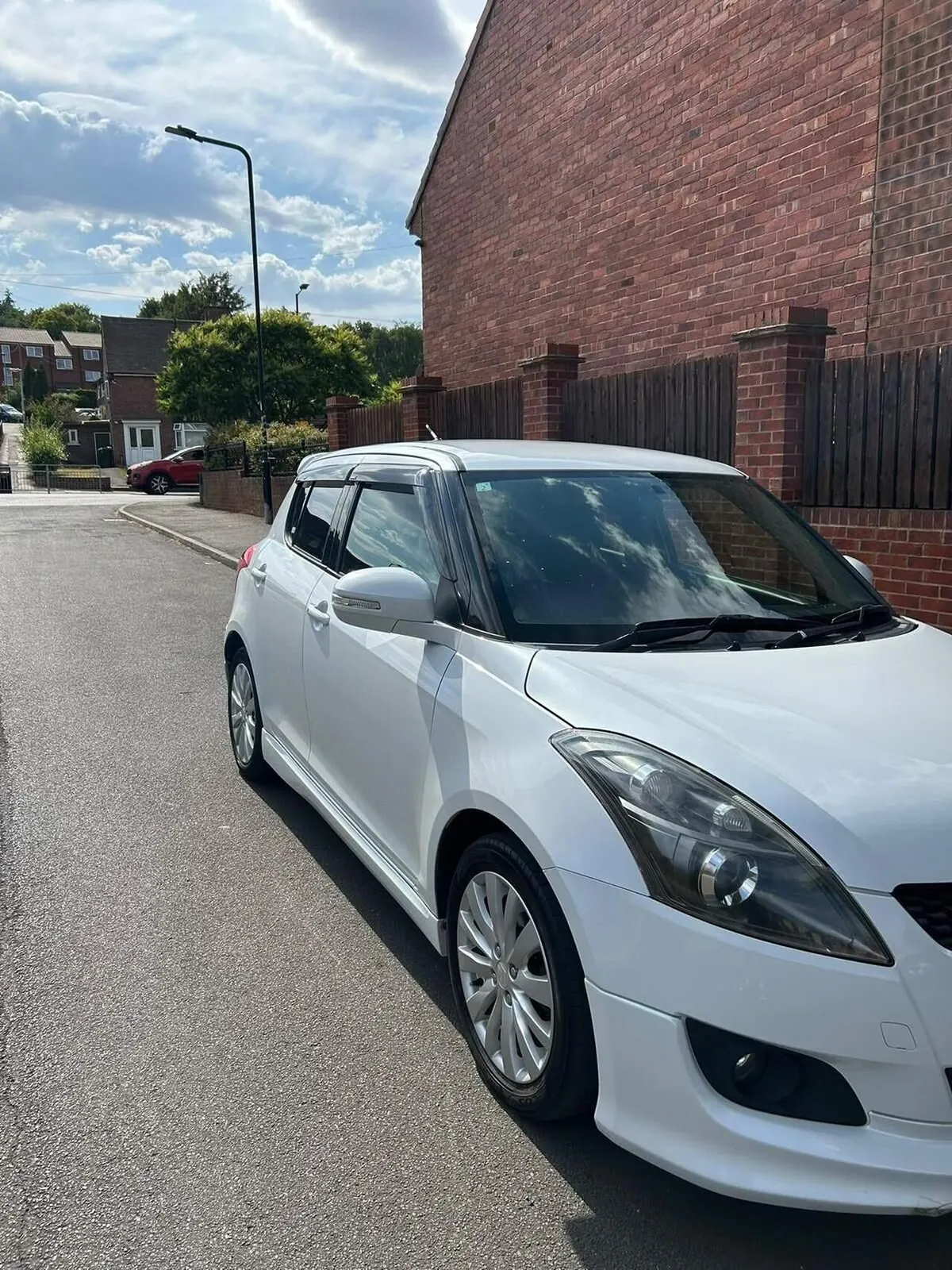 Suzuki Swift 2013 photo 2