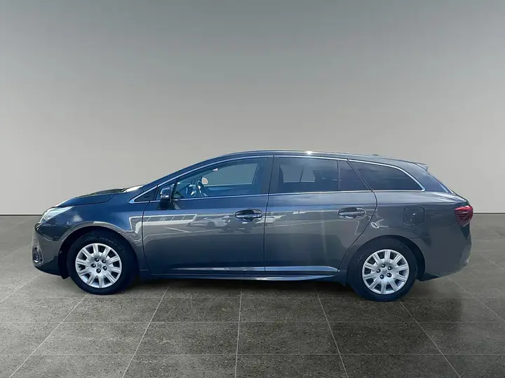 Toyota Avensis 2016 photo 2