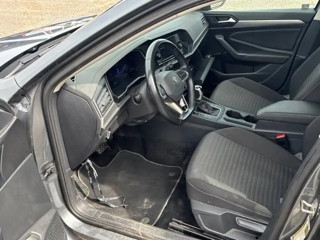 Volkswagen Jetta 2024 photo 3