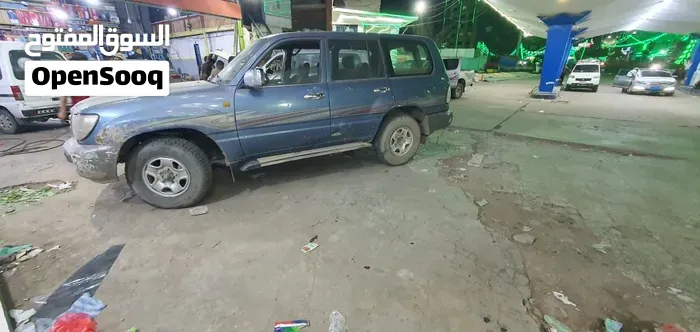 Toyota Land Cruiser 2006 photo 2