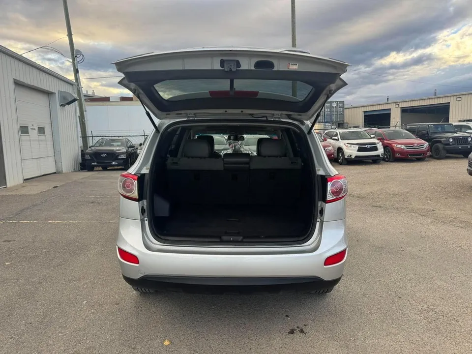 Hyundai Santa Fe 2012 photo 4