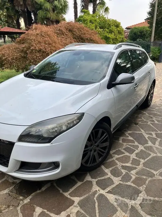 Renault Megane 2010 photo 3