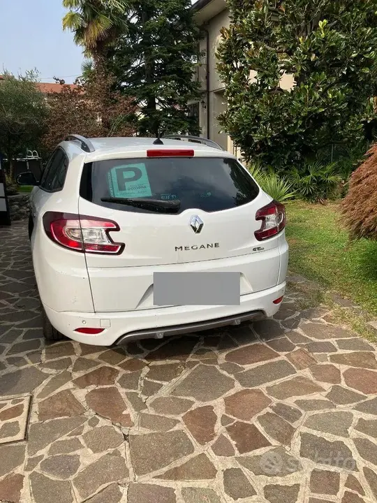 Renault Megane 2010 photo 2