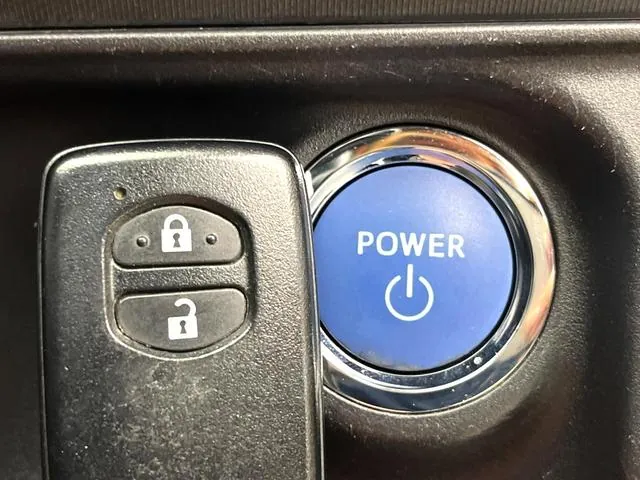 Toyota Aqua G 2012 photo 5