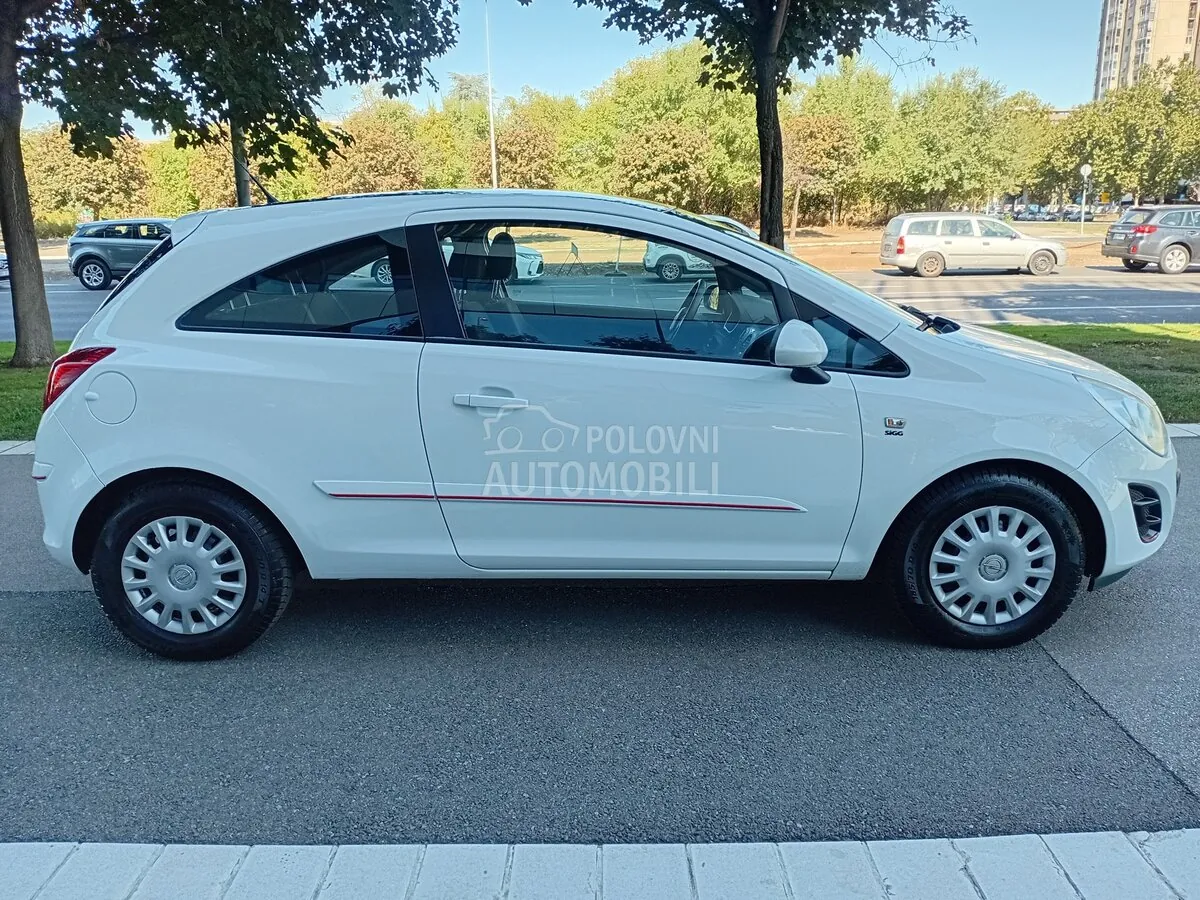 Opel Corsa D 2012 photo 4