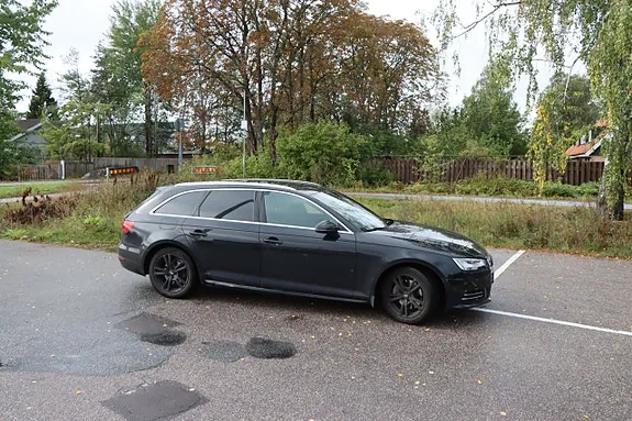 Audi A4 2017 photo 2