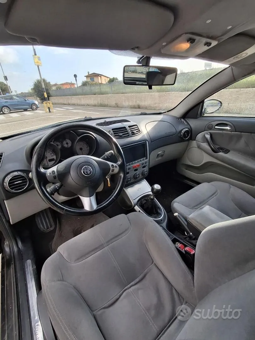 Alfa Romeo Gt 2006 photo 5