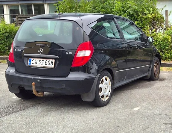Mercedes-Benz A200