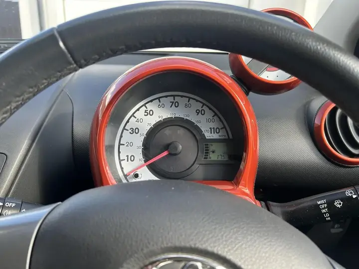 Toyota Aygo 2012 photo 3