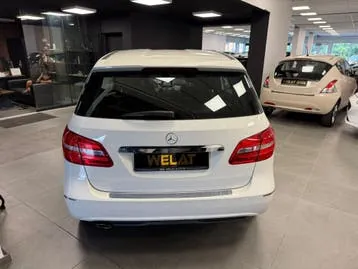 Mercedes-Benz B180 2012 photo 3