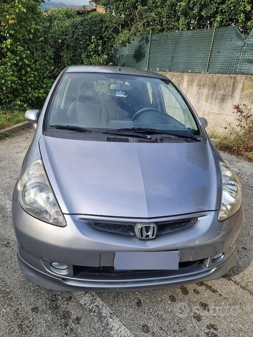 Honda Jazz 2004 photo 2