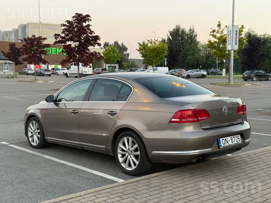 Volkswagen Passat B7 2011 photo 2