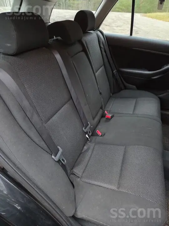Toyota Avensis 2003 photo 2