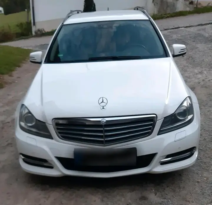 Mercedes-Benz C220