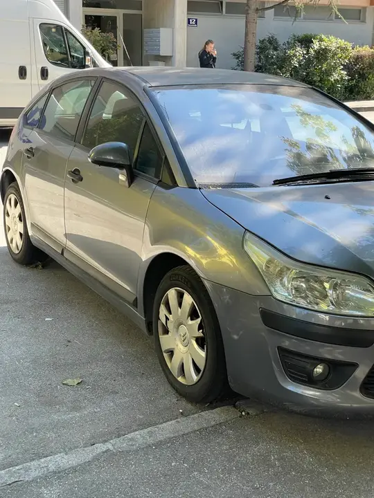 Citroen C4 2009 photo 2