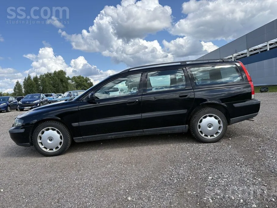 Volvo V70 2003 photo 2