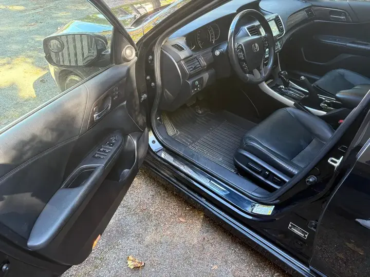 Honda Accord 2017 photo 2