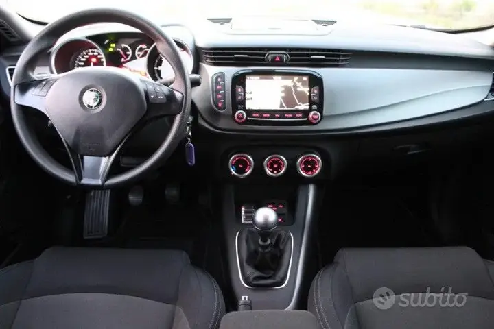 Alfa Romeo Giulietta 2015 photo 5