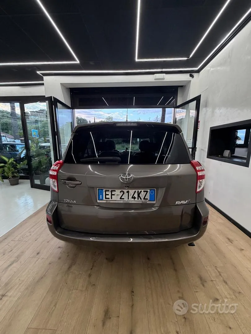 Toyota Rav4 2011 photo 3