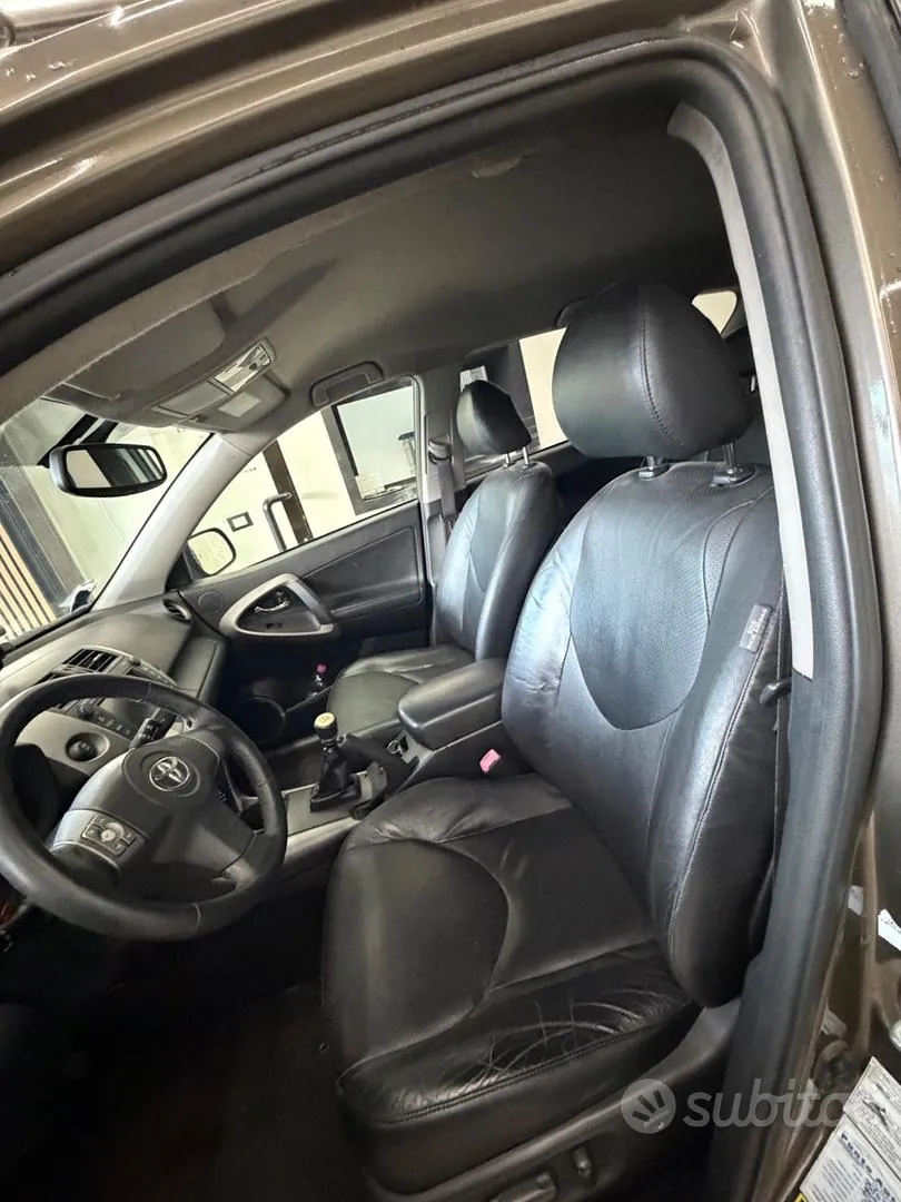 Toyota Rav4 2011 photo 5