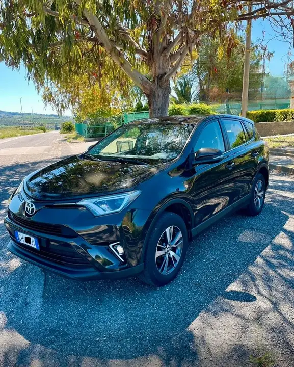 Toyota Rav4 2017 photo 2