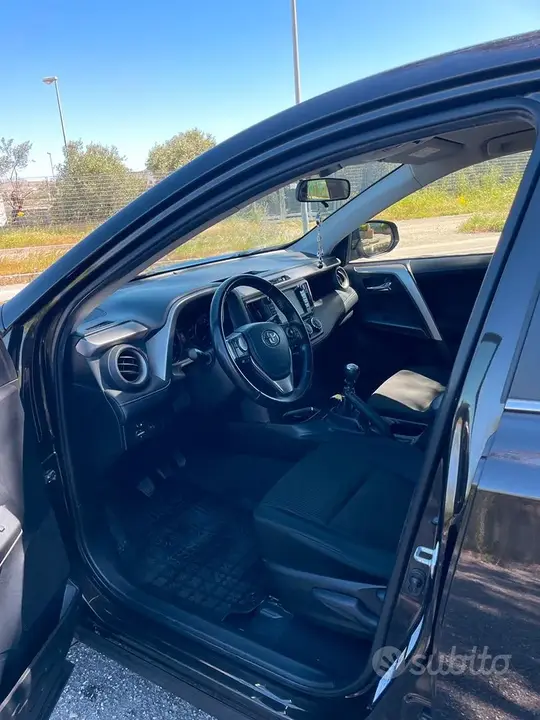 Toyota Rav4 2017 photo 5