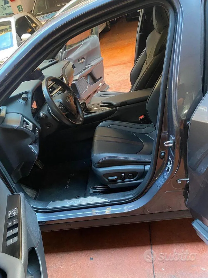 Lexus Ux 2022 photo 4
