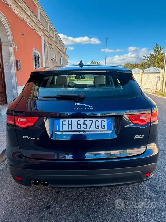 Jaguar F-Pace 2017 photo 4