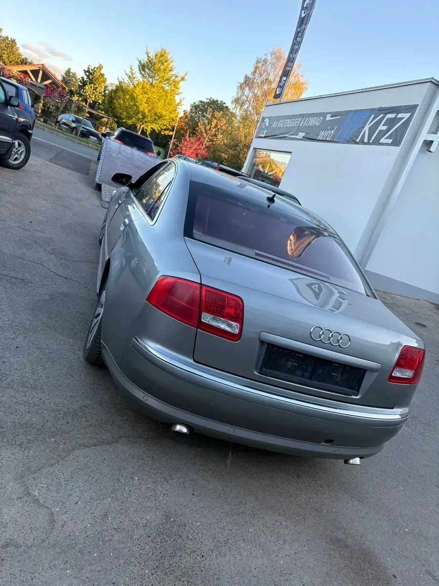 Audi A8 2003 photo 2