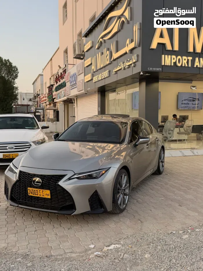 Lexus Is 350 2023 photo 3