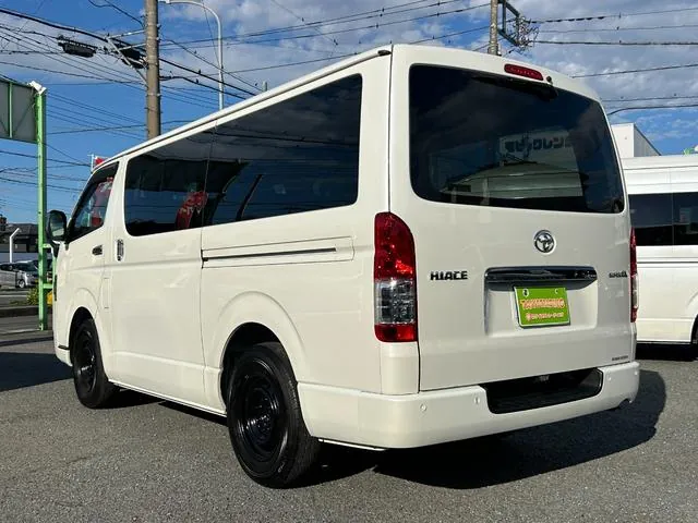 Toyota Hiace Van 2022 photo 5