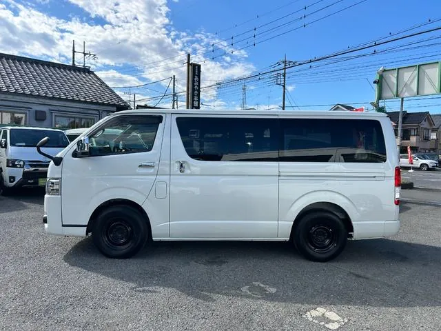 Toyota Hiace Van 2022 photo 4
