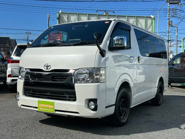 Toyota Hiace Van 2022 photo 3