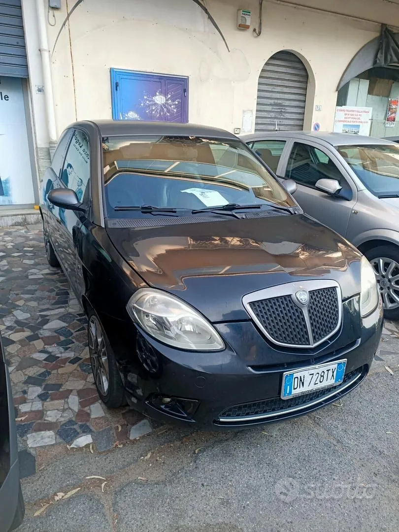 Lancia Ypsilon