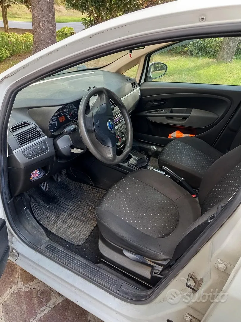 Fiat Grande Punto 2007 photo 3